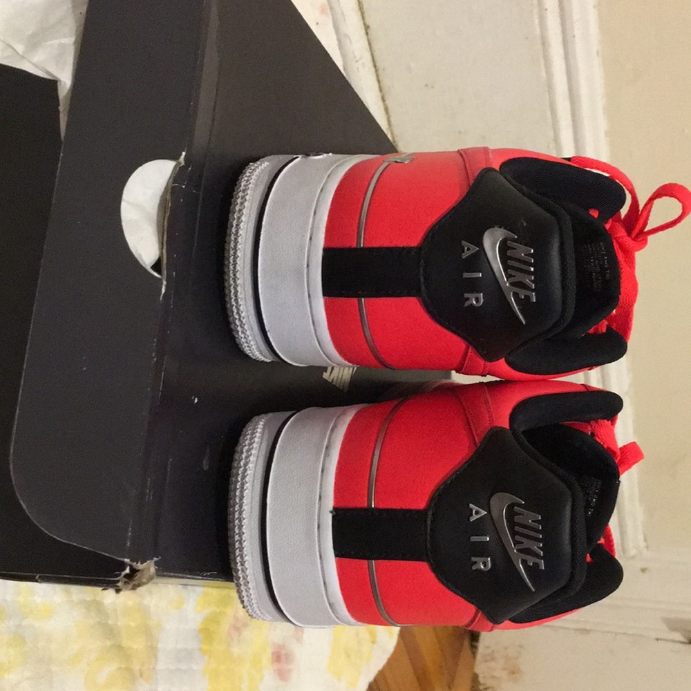 Nike - Picture 5 of 7